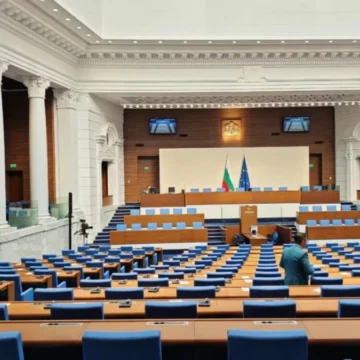 1200_parlament-zala САМО В SIK.BG! БОМБА В ДЪРЖАВАТА: ТАЙНИЯТ ПРАВИЛНИК ЗА АНТИКОРУПЦИОННИЯ МАСТОДОНТ ЛЪСНА – ГОТВЯТ ЧИСТКИ И ЧАДЪР ЗА ВЛАСТТА!