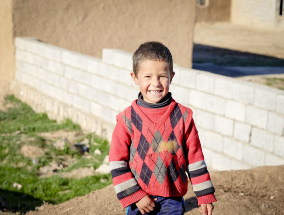 Kirkuk,,Iraq,-,February,21,,2017:,Orphan,Small,Boy,Left Сенчестите коридори на Европа: Една трагедията на малкия Мухамед от Сараево разголи цинизма на една изгубена система