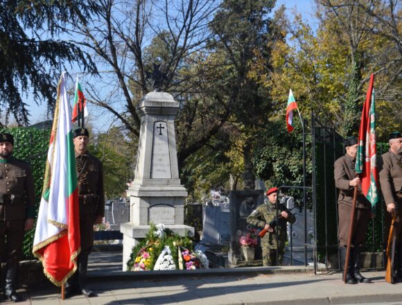4437a1af03360d538440070ae8d049f1 ГЕНОЦИД НАД ПАМЕТТА: Държавата хвърля по 130 лева на героите от войните, докато 3000 паметника тънат в разруха