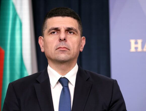 46c46f585ba8c3a5e92a3342941a144f The Leverage of the Few: How an 83,000-Vote Core Dictates the Agenda of Bulgarian Politics
