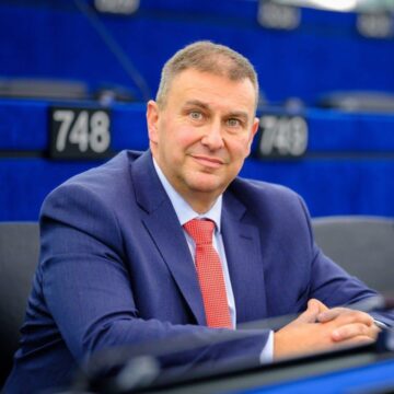 761530649_1648096670462010_790882638791048126_n ЗАБАВЕНОТО ПРАВОСЪДИЕ Е ОТКАЗАНО ПРАВОСЪДИЕ“: ЕВРОДЕПУТАТЪТ ЕМИЛ РАДЕВ САМОЗАПАЛИ ПОЛИТИЧЕСКАТА СИ КАРИЕРА С ПРИЗНАНИЯ ЗА ПРАВНА ЕКВИЛИБРИСТИКА В СКАНДАЛА „БАБА АЛИНО