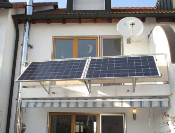 fotovoltaichna-sistema-balkon САМО В SIK.BG! Ето защо енергийната мафия никога няма да допусне да си имате безплатен ток от солар на балкона!