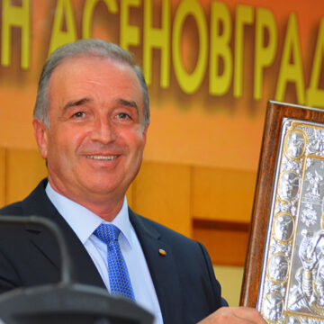 mayor-photo Анатомия на корупционния кастинг: Как кметът на Асеновград д-р Христо Грудев и неговата администрация превърнаха евросредствата в затворена барикада за “наши” фирми