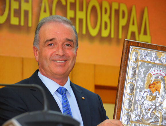 mayor-photo Анатомия на корупционния кастинг: Как кметът на Асеновград д-р Христо Грудев и неговата администрация превърнаха евросредствата в затворена барикада за “наши” фирми
