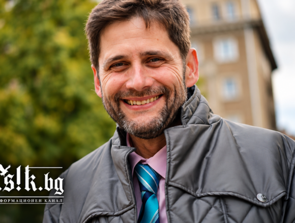 3354dead-a760-4d23-a010-25a7cc46a34f В сянката на доцент Таков: „Да, България“ предаде идеологът си и подмени каузата с парламентарна търговия