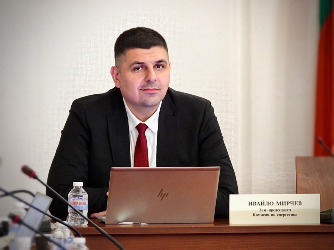 Ivaylo-Mirchev СЕКРЕТНИТЕ СПИСЪЦИ НА МЕКСИКО: Тайният кръг около Ивайло Калушев и финансирането от Васил Терзиев преплетоха бизнеса, МВР и раждането на „Да, България“