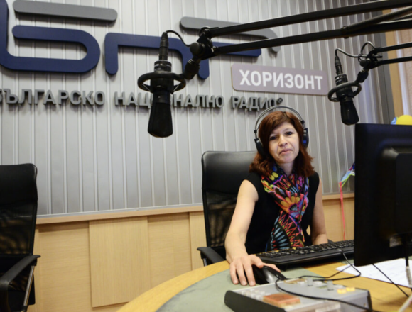 Screenshot 2026-09-21 at 12.44.13 Слушате БНР, говори ‘Капитал’: Силвия Великова и схемата за пране на политически имидж на гърба на данъкоплатците