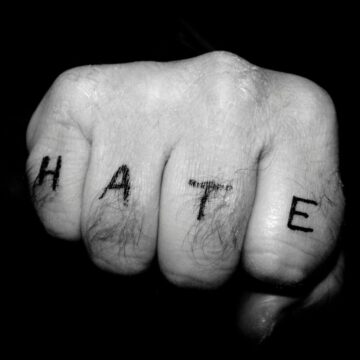 hate knuckles - 1 Хейтът убива!