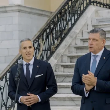 ЕКСКЛУЗИВНО и само в SIK.BG : „Нова посока“, „България следва“, „Република“, „България напред“ и „Гражданска алтернатива“ са петте имена на масата за новия политически проект на Гюров и Кандев