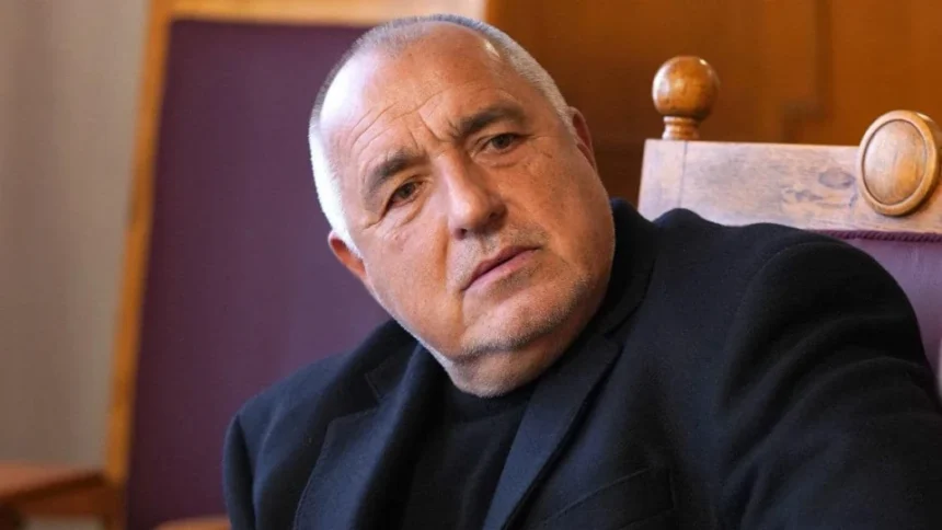 Борисов пази Борисов: Кой ще погребе ГЕРБ – опозицията или собственият ѝ вожд?
