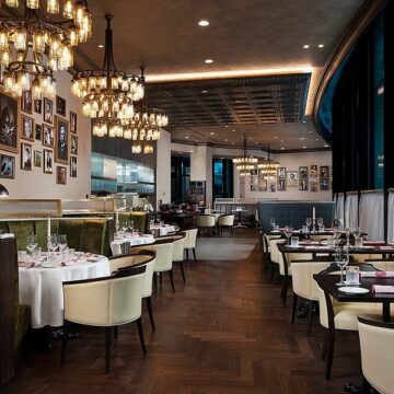 the-revolutionary-dining ПОД МАСКАТА НА GOURMET ЛЪЖАТА: СТОЛИЧНИТЕ РЕСТОРАНТИ РАЗКРИВАТ ИСТИНАТА ЗА ФАЛШИВИЯ ЖИВОТ И БЕЗСИЛНИТЕ ЕЛИТИ!